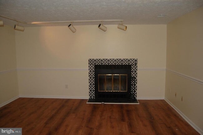 Building Photo - 9114 Aspenpark Ct