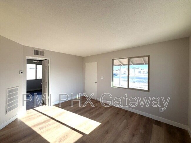 Foto del edificio - 145 Stewart St