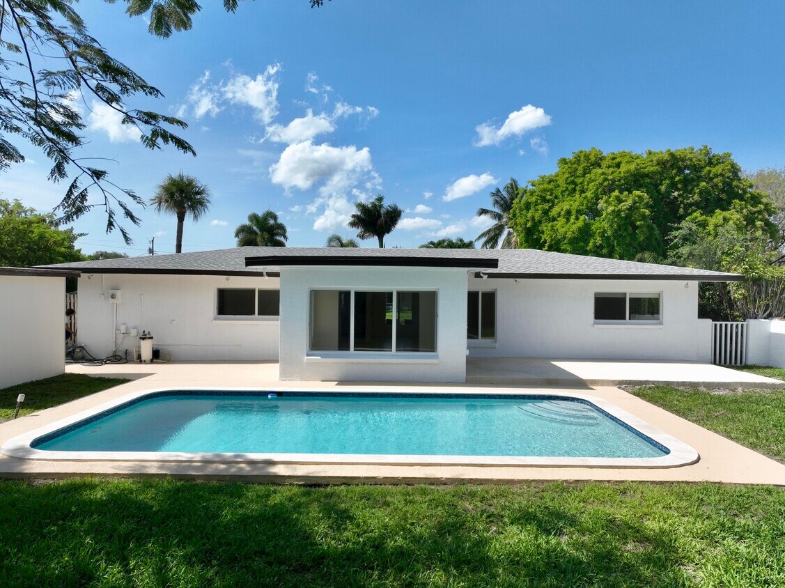 Foto principal - 10 Forest Hills Ln
