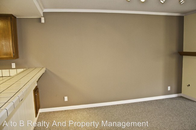 Building Photo - 1325 Chandon Ct