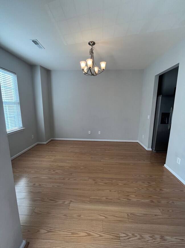 Foto del edificio - Liberty Hall Townhomes