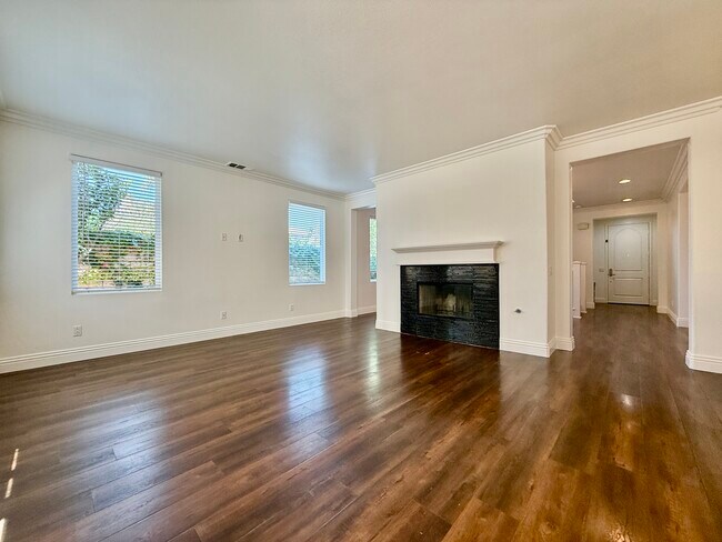 Building Photo - 13642 Pinnacle Way