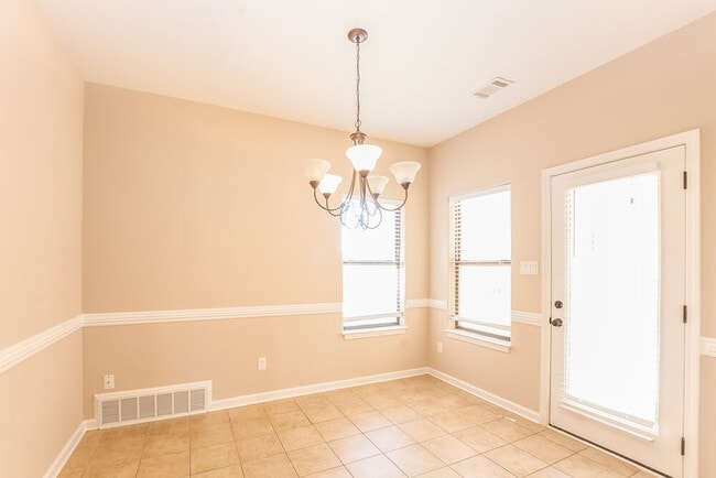 Building Photo - 450 Garden Springs Dr