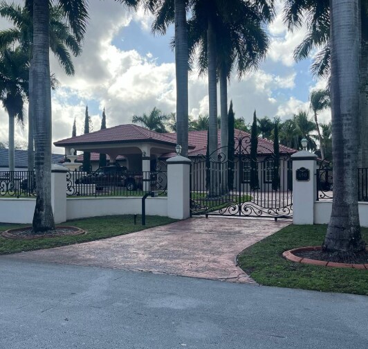 Foto del edificio - 450 NW 130th Ave