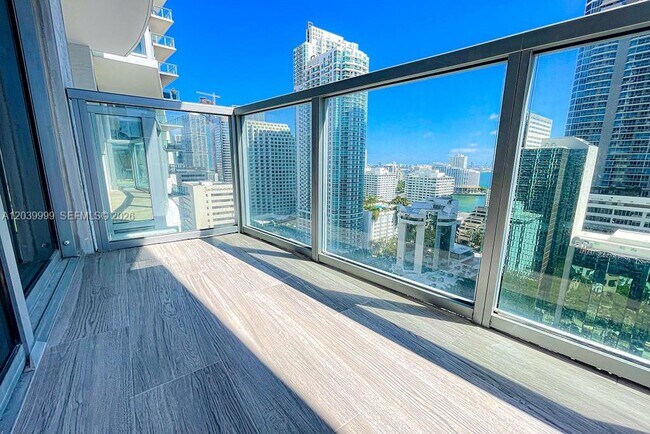 Foto del edificio - 1050 Brickell Ave