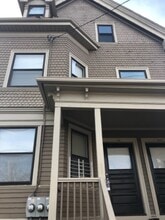 Building Photo - 308 Hope St