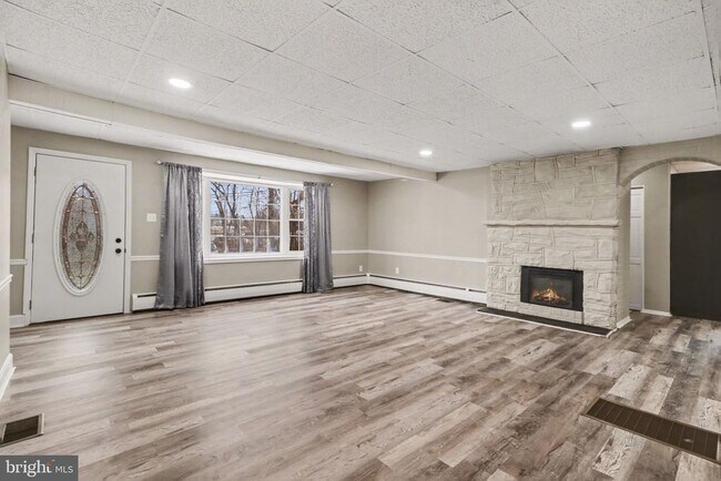 Foto del edificio - 5885 Avis Ln