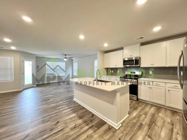 Foto del edificio - 1221C Champions Rest