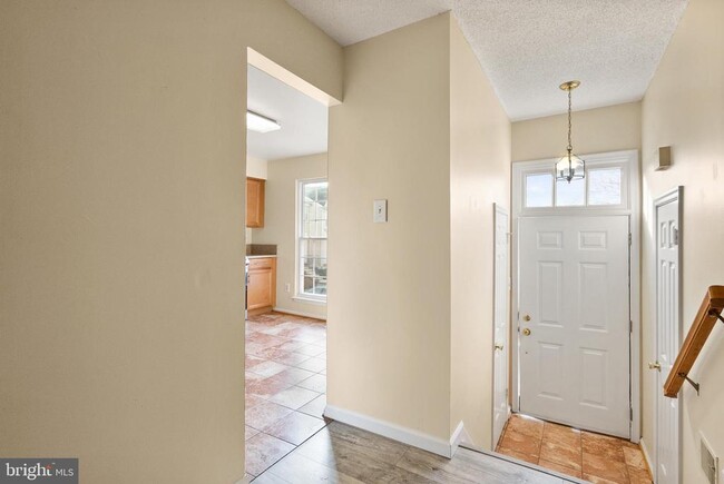 Building Photo - 7327 Sunrise Ct