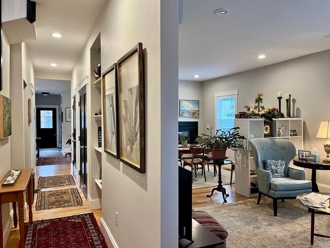 Building Photo - 9 Sherman St