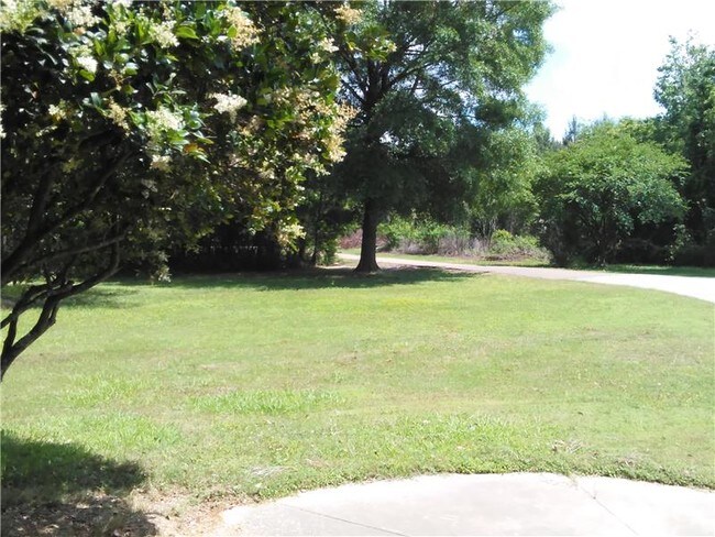 Foto del edificio - 993 Cheniere Drew Rd