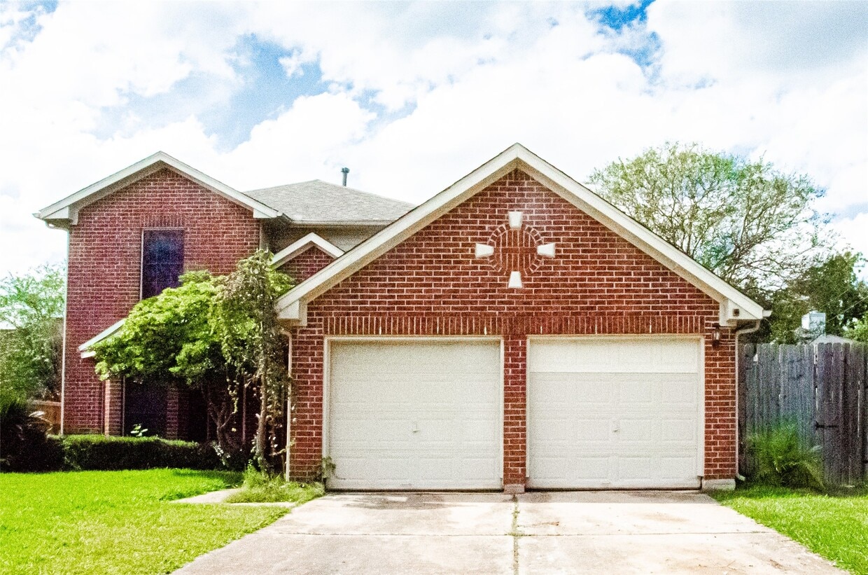 Foto principal - 16306 Cobble Springs Ct