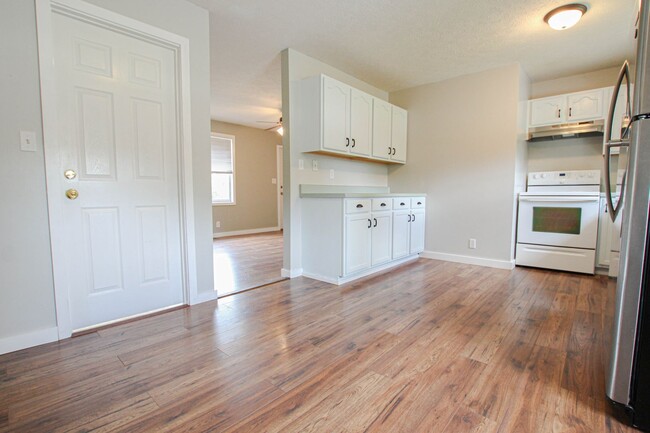 Foto del edificio - Dog Friendly Three Bedroom!