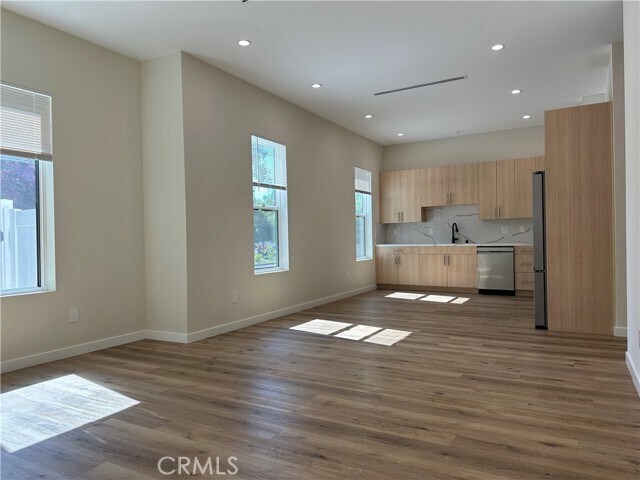 Foto principal - 6571 Ponce Ave