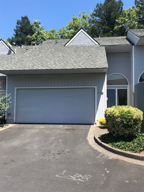Foto principal - 2791 McBride Ln