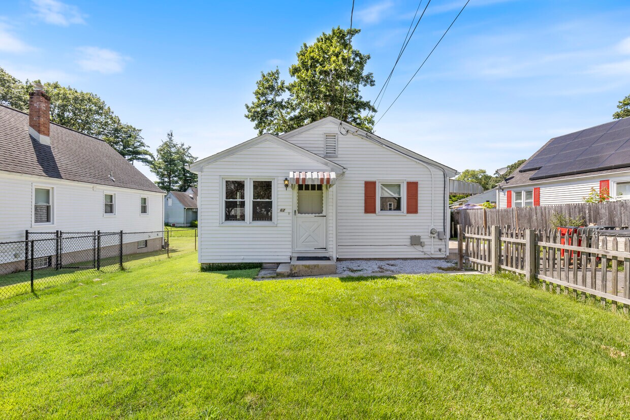 Primary Photo - 62 Melville Ave