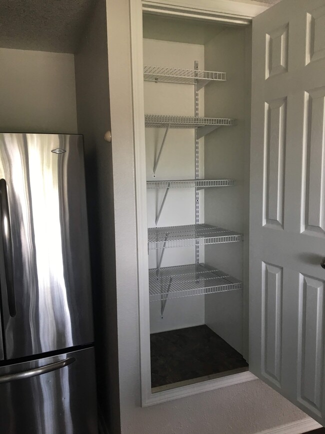 pantry - 1622 S Whittle Ave