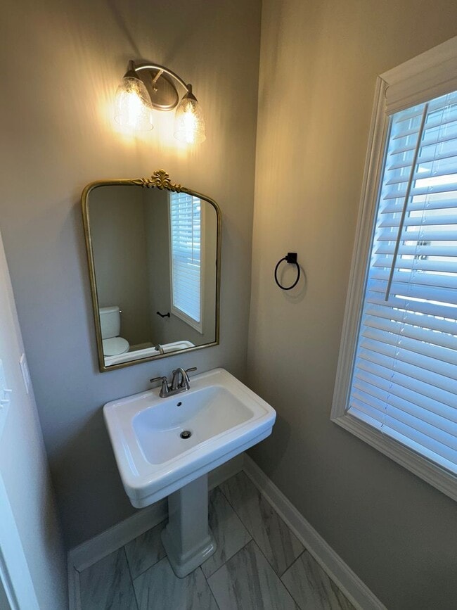 Photo - 3 Bed / 2.5 bath Home in Knoxville | Vaulted Ceilings | Gas Fireplace | HOA Community