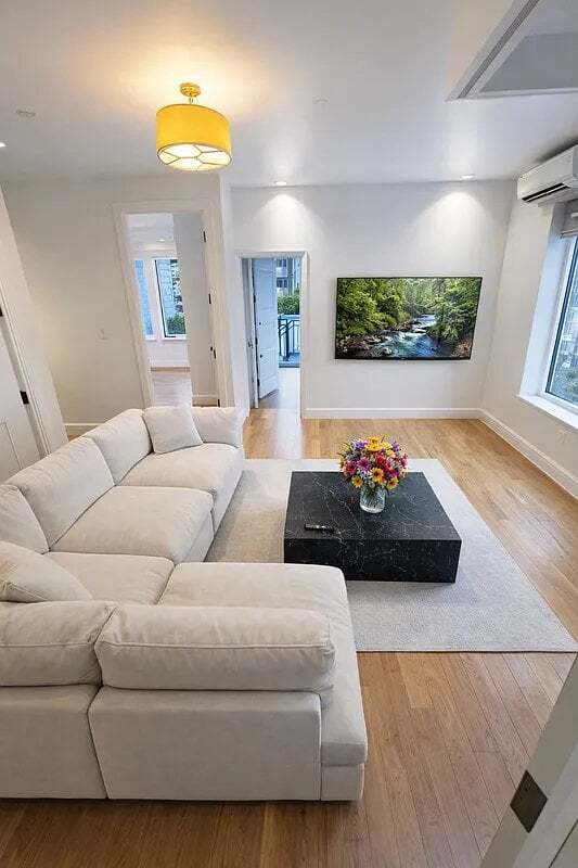 Foto del edificio - 56 Frost St