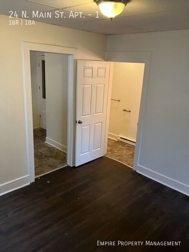 Foto del edificio - 1st Floor: 1 Bedroom/ 1 Bathroom Apartment...
