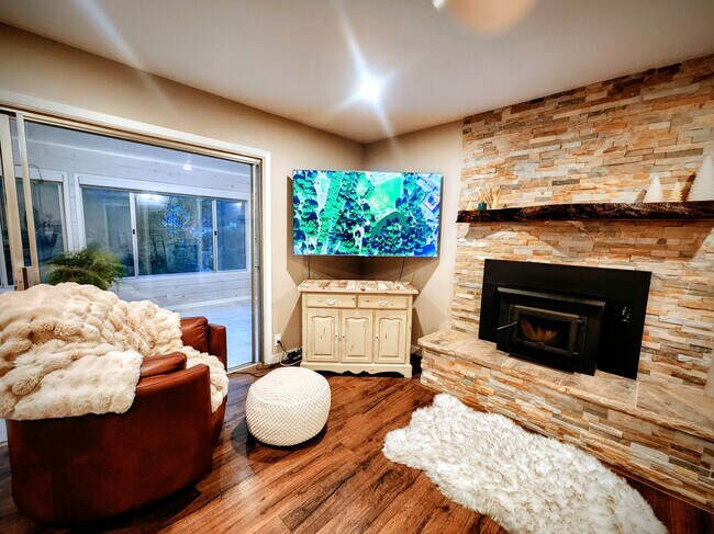 Foto del edificio - 820 Blue Bell Ct