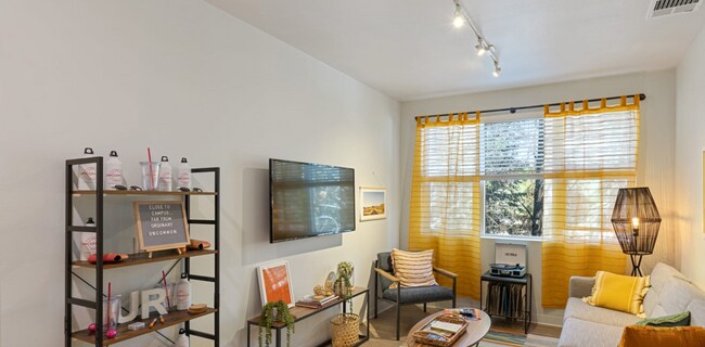 Building Photo - 1665 N Virginia St