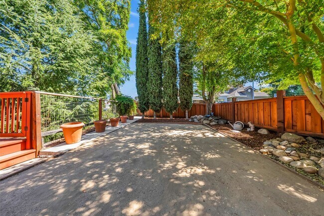 Foto del edificio - Danville Ranch 3/2 Jewel Available Now!