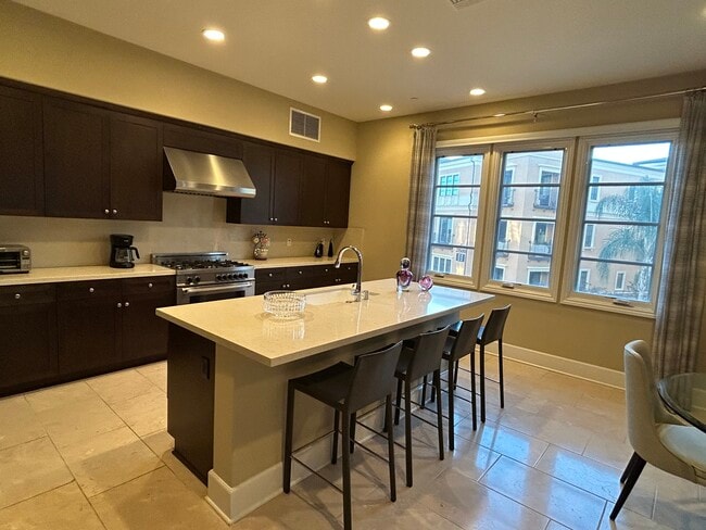 Photo - 23500 Park Sorrento (Calabasas, CA) Apartment