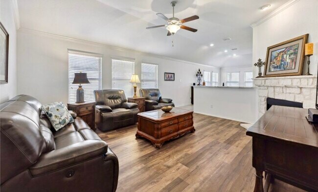 Building Photo - 1316 Foxglove Ln