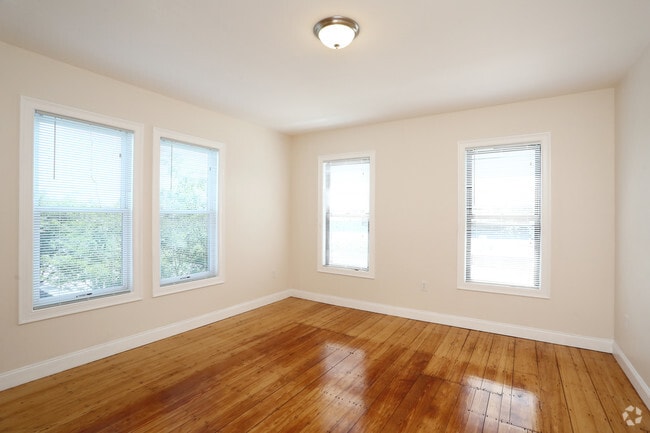 Bedroom - 475 Massachusetts Ave