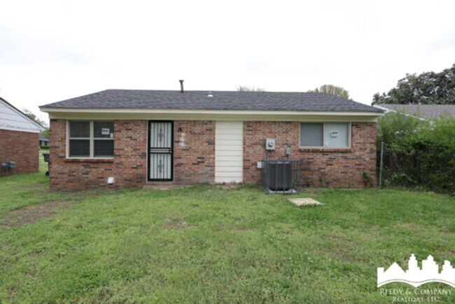 Building Photo - 4875 Shayne Ln