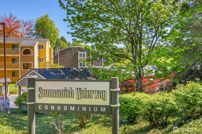 Building Photo - 7276 W Lake Sammamish Pky NE