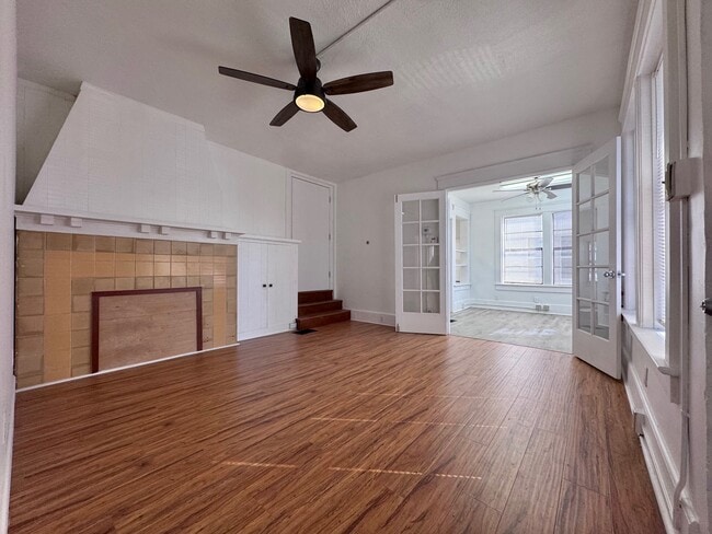 Building Photo - 436 N Grandview Ave