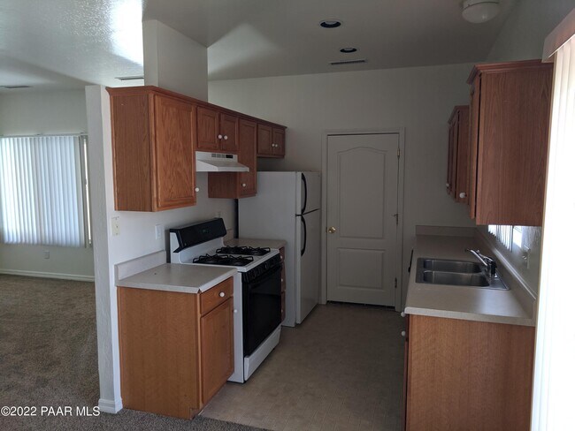 Building Photo - 6221 N Buckboard Dr