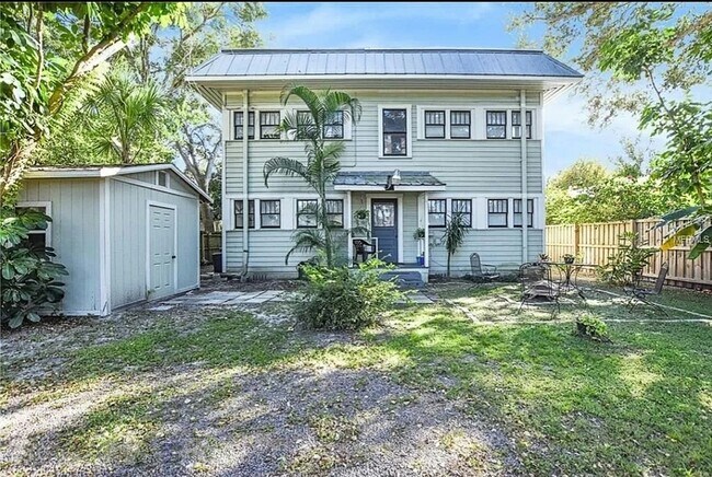 Spacious 1bed + den in Historic Hyde Park - 1903 W Jetton Ave