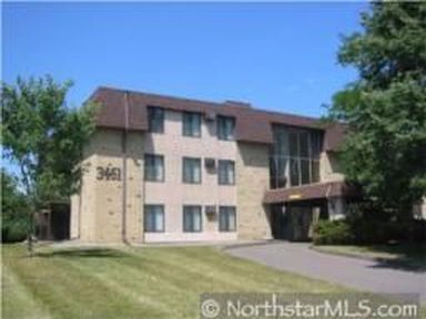 Foto principal - 3461 Kent St