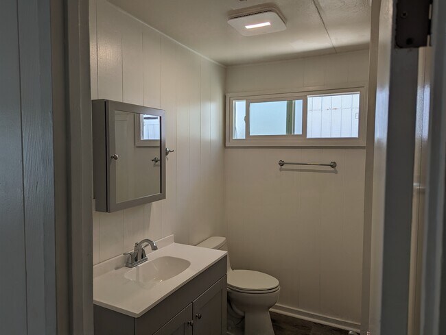 Baño - 3806 Salt Lake Blvd