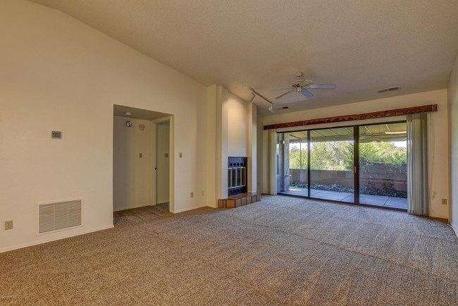 Building Photo - 2161 Resort Way S