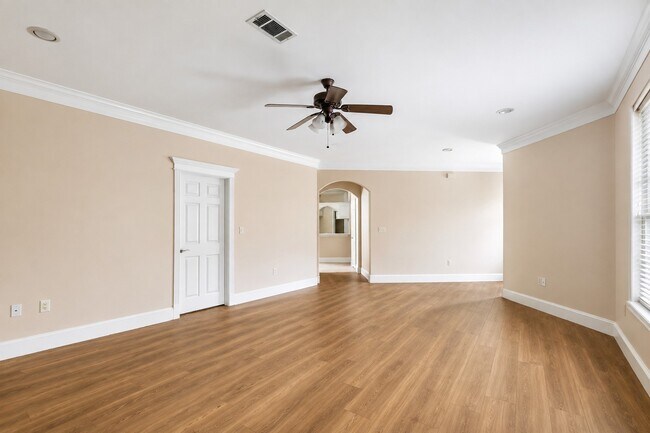 Building Photo - 108 Harbour Town Cir