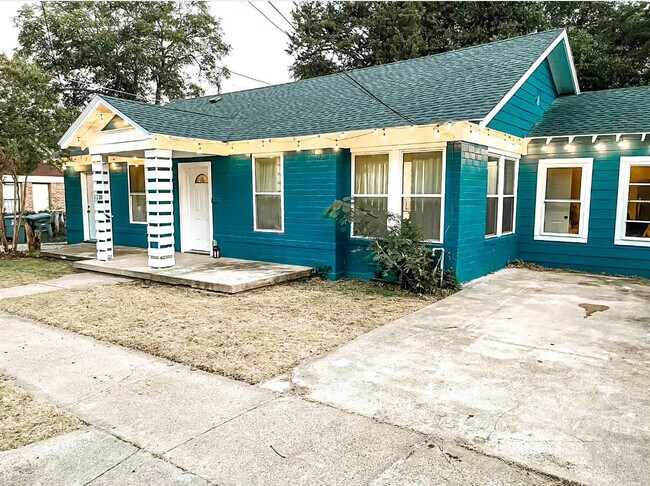 Building Photo - 1218 Ranier St