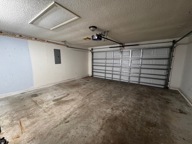 Foto del edificio - 1077 Shady Hollow Dr