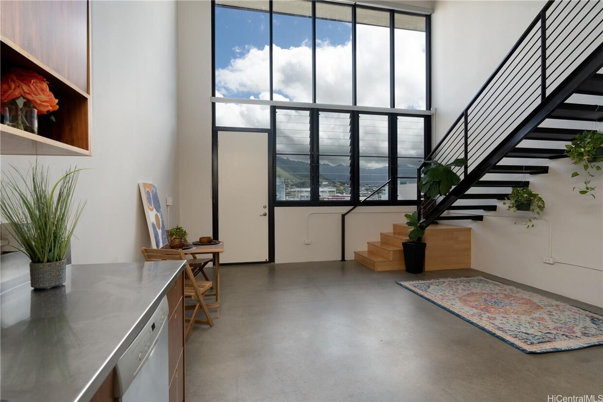Primary Photo - Exclusive suburban boutique loft in Honolu...