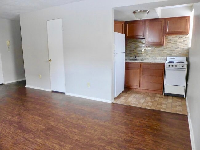 Interior Photo - FRIENDSHIP COURT -- 162