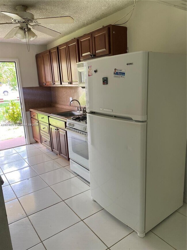 Foto del edificio - 20327 NE 2nd Ave