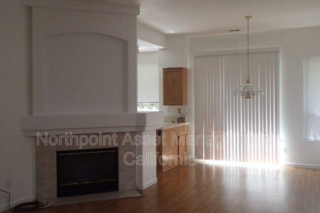 Building Photo - 2930 Mallorca Ln