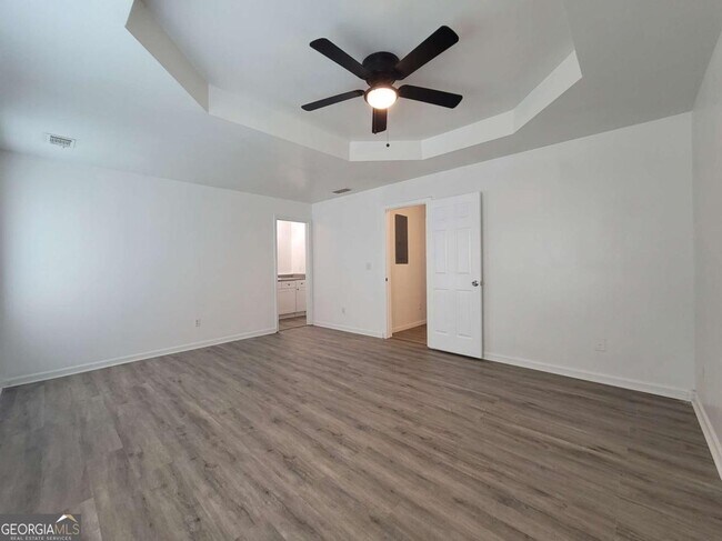 Foto del edificio - 1043 Wheel House Ln
