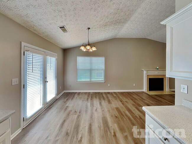 Foto del edificio - 210 Brookstone Trail