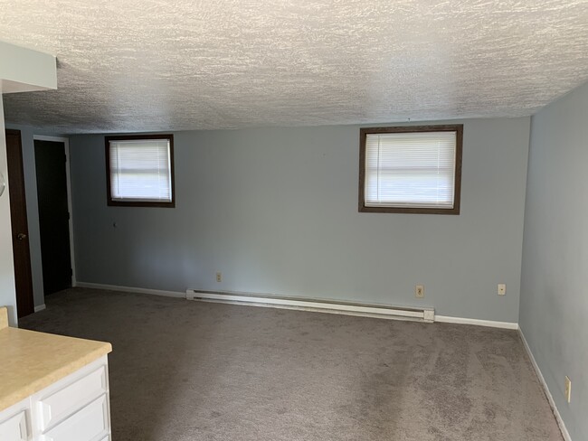 Building Photo - 3840 Mona Dr