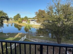 Building Photo - 1235 W River Dr