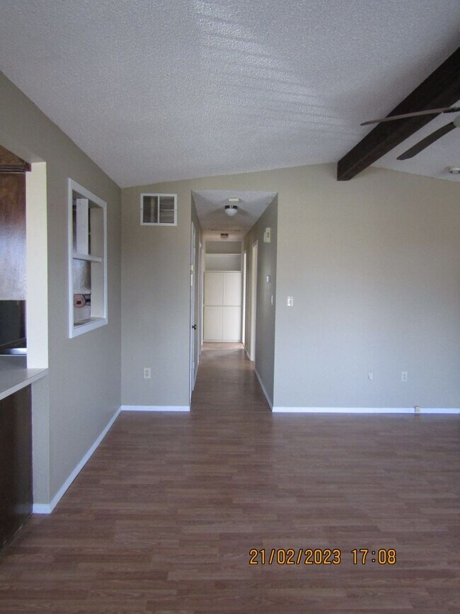 Building Photo - PETS IS NEGOTIABLE WITH OWNER APPROVAL!